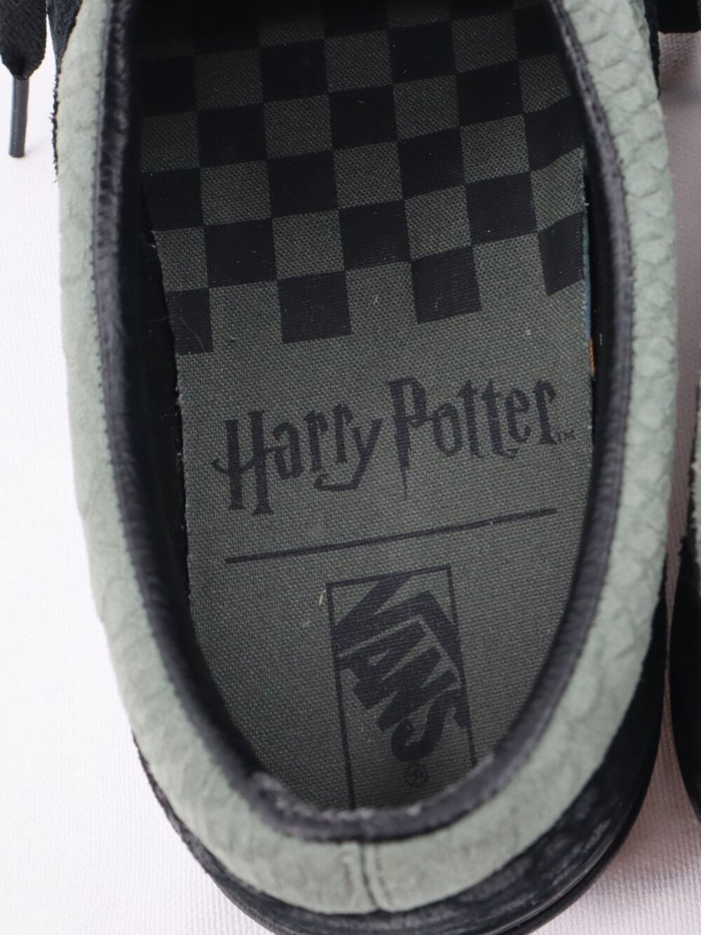 VANS x Harry Potter Collab Slytherin House Sneakers - Picture 8 of 15